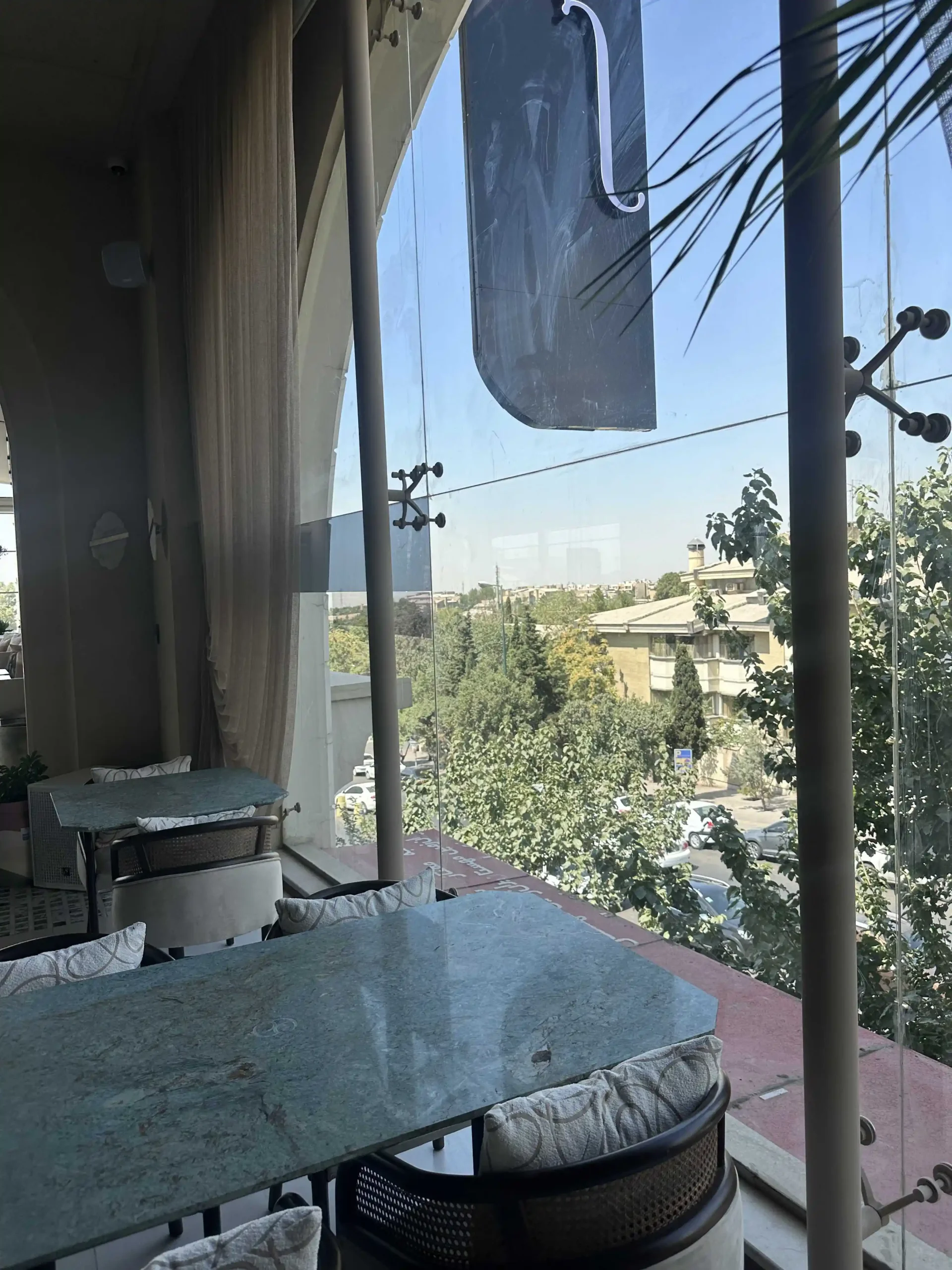 اجرای آریاجام در رستوران فرمنتو